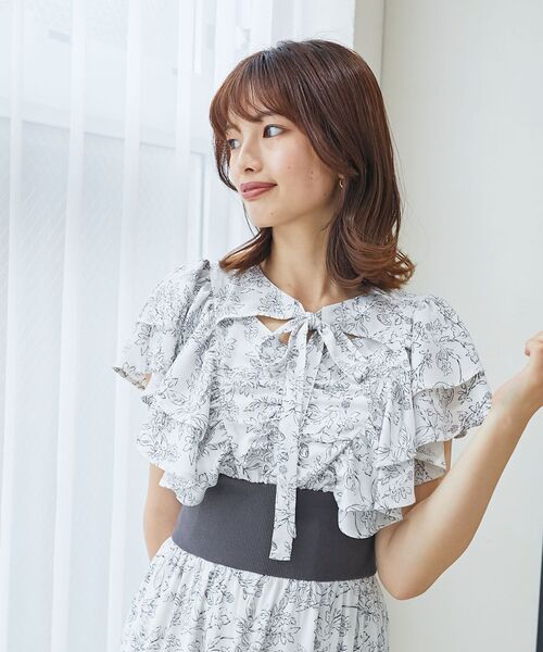 MAJESTIC LEGON(マジェスティックレゴン)の「フリルスリーブコルセットワンピース(ワンピース・レディース・ブラック系その他/ブラウン系その他2/ブルー系その他2・SMALL/MEDIUM)」の2枚目の写真