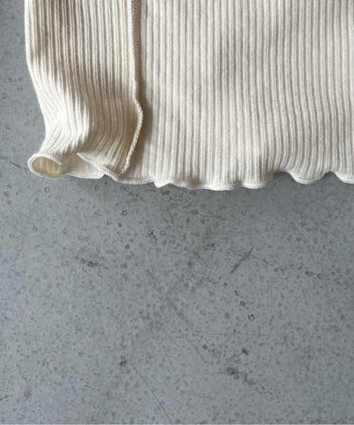 BASERANGE(ベースレンジ)の「BASERANGE OMATO TURTLE NECK(Tシャツ/カットソー・レディース・オフホワイト/ブラック・M/S)」の9枚目の写真