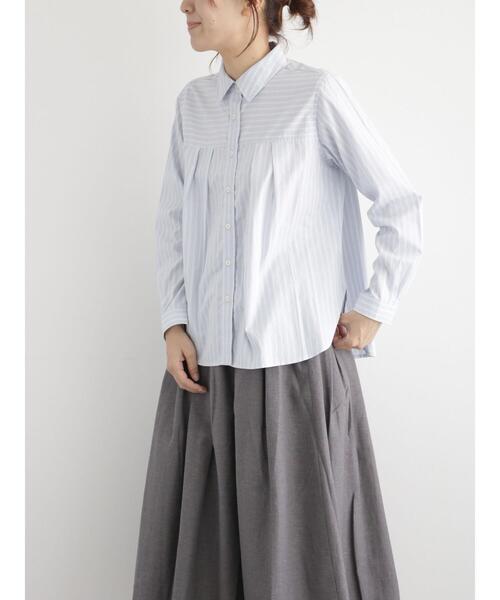 sm2rhythm（サマンサモスモスリズム）の「フロントタックシャツ（シャツ/ブラウス・レディース・ブラウン/オフホワイト/ブルー・F）」の3枚目の写真