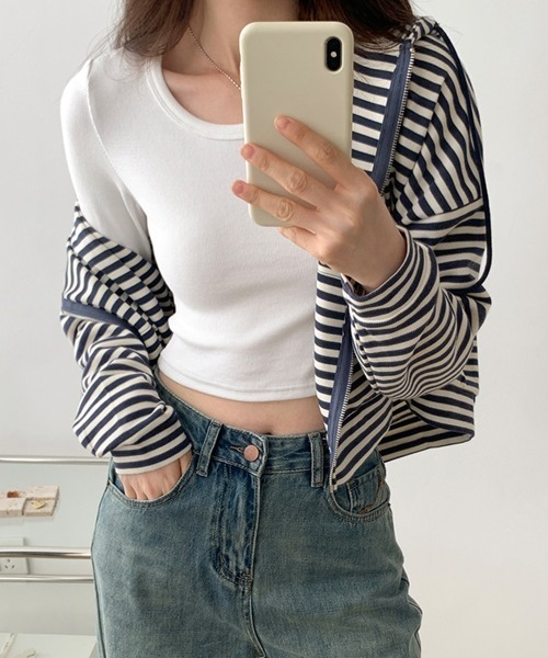 PRIVATE BEACH(プライベートビーチ)の「クロップド丈ロンT(Tシャツ/カットソー・レディース・カーキ/ブラック/ホワイト/グレー・S/M/L)」の7枚目の写真