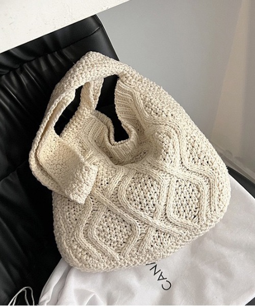 【新品未使用】１点限り　早い者勝ち　カセット　ショルダー　編み込みバック アクセサリー】クラッチバッグ ウォレットショルダーバッグ