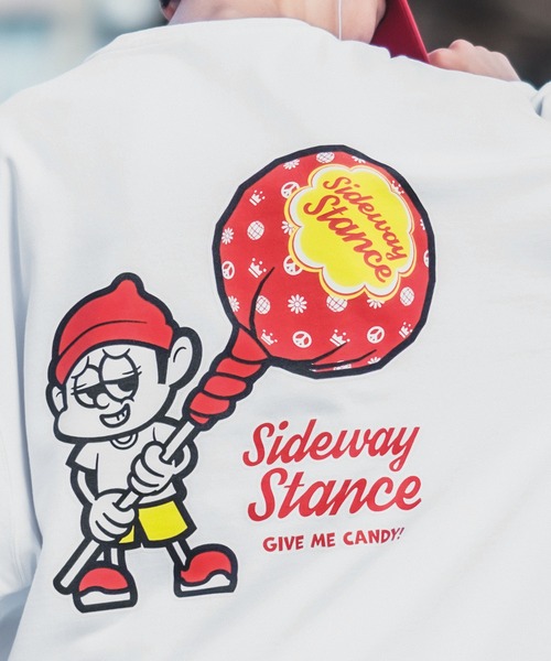 SIDEWAY STANCE(サイドウェイスタンス)の「【SIDEWAY STANCE】オリジナル グラフィック プリント スウェット トレーナー(スウェット・メンズ・ホワイト系3/ホワイト系2/グレー系3/ブルー系4/グレー系5/ブラック系2/グレー系/ホワイト系1/ホワイト系4/ブルー系3/ホワイト系5/ブラック系4/ブラック系3/ホワイト系/グレー系2/ブルー/グレー系1/ブラック系/グレー系4/グレー/ブラック系5/ブルー系/ブルー系2/ブラック系1/ブルー系1/ブルー系5/ホワイト/ブラック・LARGE/MEDIUM/X-LARGE)」の3枚目の写真