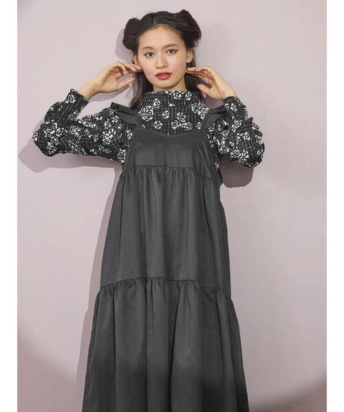 ESCAR（エスカー）の「■ESCAR　ボトルネッククレープカットプルオーバー（Tシャツ/カットソー・レディース・ブラック/ブラック系その他・FREE）」の7枚目の写真