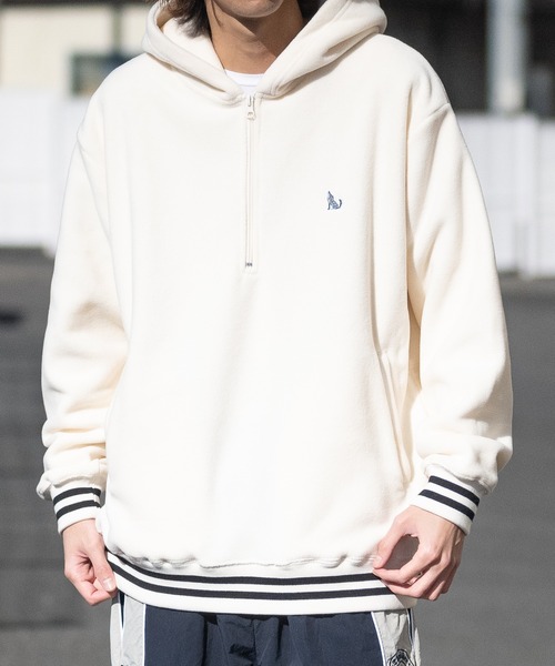 GLOVE HOUSE（グローブハウス）の「【a】ワンポイント刺繍 フリース ラインリブハーフジップフーディ（パーカー・メンズ・チャコールグレー/アイボリー/ベージュ/ブラック・X-LARGE/LARGE/MEDIUM）」の6枚目の写真