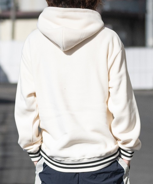 GLOVE HOUSE（グローブハウス）の「【a】ワンポイント刺繍 フリース ラインリブハーフジップフーディ（パーカー・メンズ・チャコールグレー/アイボリー/ベージュ/ブラック・X-LARGE/LARGE/MEDIUM）」の8枚目の写真