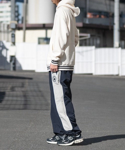 GLOVE HOUSE（グローブハウス）の「【a】ワンポイント刺繍 フリース ラインリブハーフジップフーディ（パーカー・メンズ・チャコールグレー/アイボリー/ベージュ/ブラック・X-LARGE/LARGE/MEDIUM）」の11枚目の写真