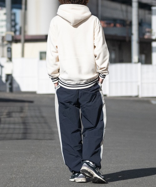 GLOVE HOUSE（グローブハウス）の「【a】ワンポイント刺繍 フリース ラインリブハーフジップフーディ（パーカー・メンズ・チャコールグレー/アイボリー/ベージュ/ブラック・X-LARGE/LARGE/MEDIUM）」の12枚目の写真