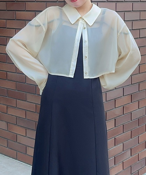 junoah(ジュノア)の「シアースリットショートシャツ(シャツ/ブラウス・レディース・クリーム/グレー/ブラック・X-LARGE/LARGE/MEDIUM)」の7枚目の写真