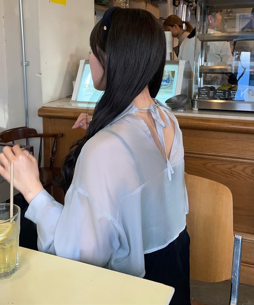 junoah(ジュノア)の「シアースリットショートシャツ(シャツ/ブラウス・レディース・クリーム/グレー/ブラック・X-LARGE/LARGE/MEDIUM)」の13枚目の写真
