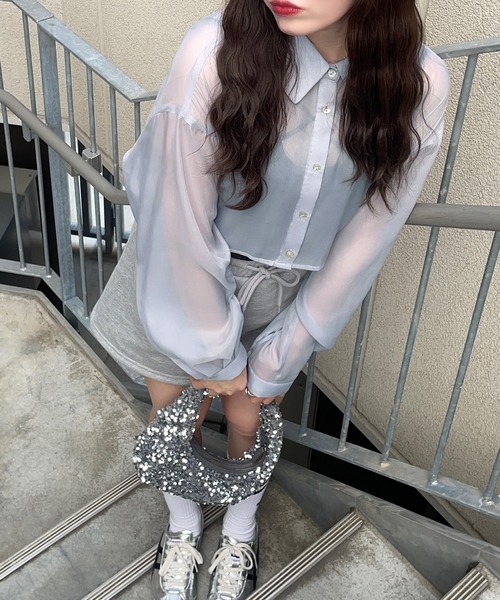 junoah(ジュノア)の「シアースリットショートシャツ(シャツ/ブラウス・レディース・クリーム/グレー/ブラック・X-LARGE/LARGE/MEDIUM)」の18枚目の写真
