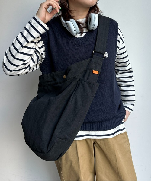 CPCM（シーピーシーエム）の「キャンバスビッグショルダー（ショルダーバッグ・メンズ・アイボリー/ブラック・FREE）」の2枚目の写真