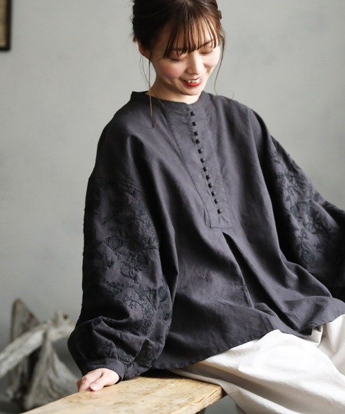 soulberry(ソウルベリー)の「味わい刺繍ブラウス(シャツ/ブラウス・レディース・スミクロ・4L/3L/LL/L/M/5L)」の16枚目の写真