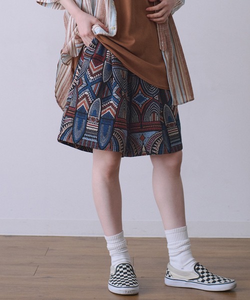 Universal Style Wear(ユニバーサルスタイルウェア)の「Universal Style Wear タペストリー ショーツ(その他パンツ・メンズ・ブラック系/グリーン系/オレンジ系/パープル系・MEDIUM/LARGE/X-LARGE)」の2枚目の写真