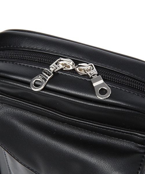 LAKOLE（ラコレ）の「メタルバックルミニショルダーバッグ / 995562（ショルダーバッグ・メンズ・ブラック/ホワイト/サンドグレー・FREE）」の12枚目の写真