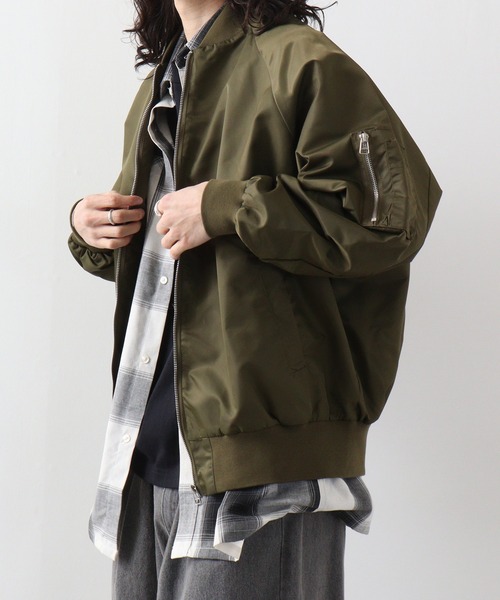 FUNALIVE(ファンアライブ)の「オーバーサイズ ナイロンMA-1(MA-1・メンズ・ブラック/オリーブ/ネイビー・L/M/XL)」の15枚目の写真