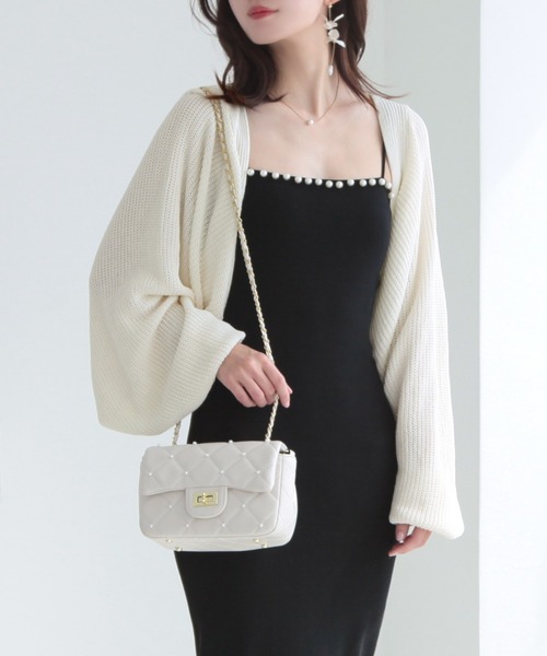 Julia Boutique（ジュリアブティック）の「ショート丈ボレロニットカーディガン/24024（カーディガン/ボレロ・レディース・ブラック/ホワイト/ピンク・ONE）」の2枚目の写真