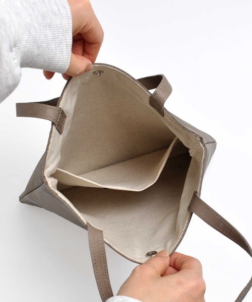 CLEDRAN(クレドラン)の「CL3709 MILL TOTE レザーミニトート(トートバッグ・レディース・ブラック/アイボリー/グレイッシュベージュ/パープル・FREE)」の12枚目の写真