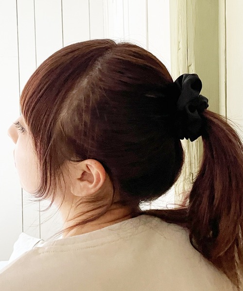 RUBY AND YOU（ルビーアンドユー）の「［select］サテンシュシュ（シュシュ・レディース・ブラック/アイボリー・FREE）」の5枚目の写真