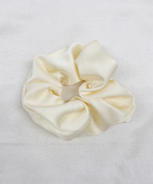 RUBY AND YOU（ルビーアンドユー）の「［select］サテンシュシュ（シュシュ・レディース・ブラック/アイボリー・FREE）」の3枚目の写真