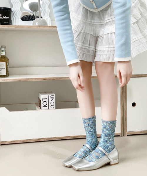 mosox(モソックス)の「【mosox】 韓国風花柄透け感ソックス(ソックス/靴下・レディース・ブルー/ブラック/ホワイト/パープル・FREE)」の5枚目の写真