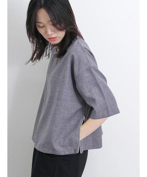 Samansa Mos2 blue（サマンサモスモスブルー）の「◎リネンライクジップスリットブラウス（シャツ/ブラウス・レディース・グレー/ブラック/ライトベージュ・F）」の4枚目の写真