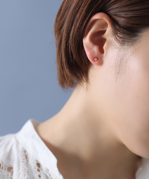 Lilas(リラ)の「3.5mmボールピアス K18(両耳)(ピアス(両耳用)・レディース・ゴールド・FREE)」の1枚目の写真