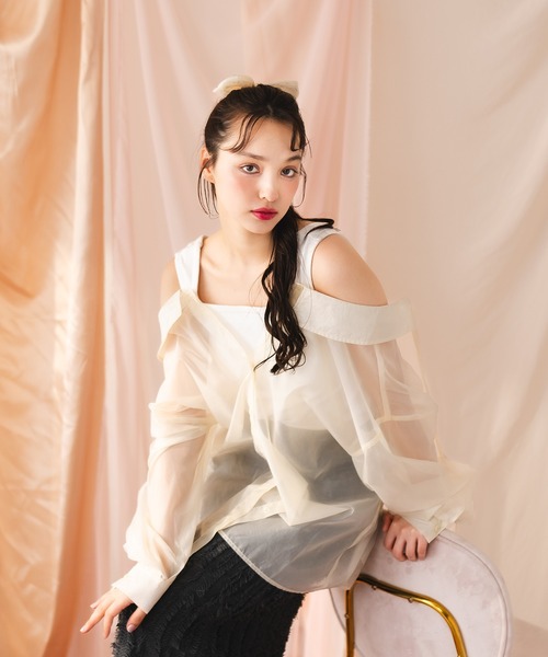 fupel（フぺル）の「【SET】sheer shirt with ribbed tank top /シアーシャツ×リブタンクトップセット（アンサンブル・レディース・ピンク/アイボリー・FREE）」の4枚目の写真