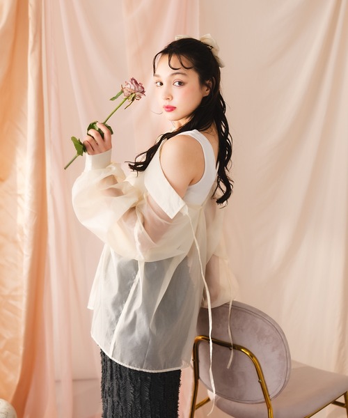 fupel（フぺル）の「【SET】sheer shirt with ribbed tank top /シアーシャツ×リブタンクトップセット（アンサンブル・レディース・ピンク/アイボリー・FREE）」の6枚目の写真
