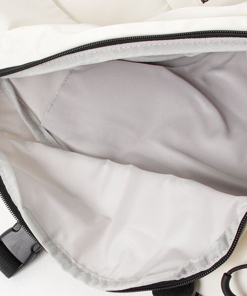 Reebok（リーボック）の「【Reebok/リーボック】ワンショルダーボディバッグ（ショルダーバッグ・メンズ・ブラック/アイボリー/チャコール・FREE）」の5枚目の写真