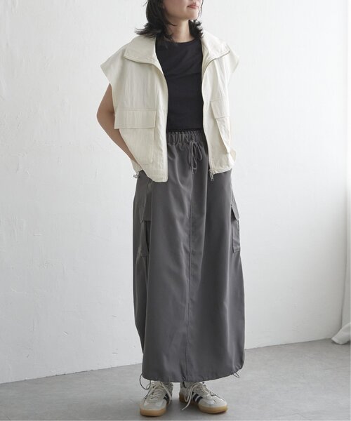 VENCEEXCHANGE（ヴァンスエクスチェンジ）の「パールタフタスタンドベスト（ノーカラージャケット・レディース・チャコール/ブラック/グレー/オフホワイト・FREE）」の10枚目の写真