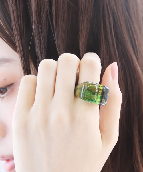 abaskdesign(アバスクデザイン)の「スクエアニュアンス アクリルカラーリング(リング・レディース・ブラウン/ピンク/グリーン/ベージュ/グレイッシュベージュ/ブラック/ブルー・FREE)」の12枚目の写真