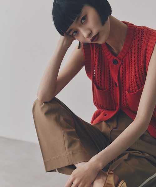 N.（N. Natural Beauty Basic）（エヌエヌナチュラルビューティーベーシック）の「◆クルーネックポケットニットベスト（ベスト・レディース・イエロー/オレンジ/オフホワイト・MEDIUM）」の3枚目の写真