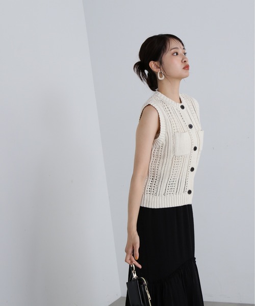 N.（N. Natural Beauty Basic）（エヌエヌナチュラルビューティーベーシック）の「◆クルーネックポケットニットベスト（ベスト・レディース・イエロー/オレンジ/オフホワイト・MEDIUM）」の10枚目の写真