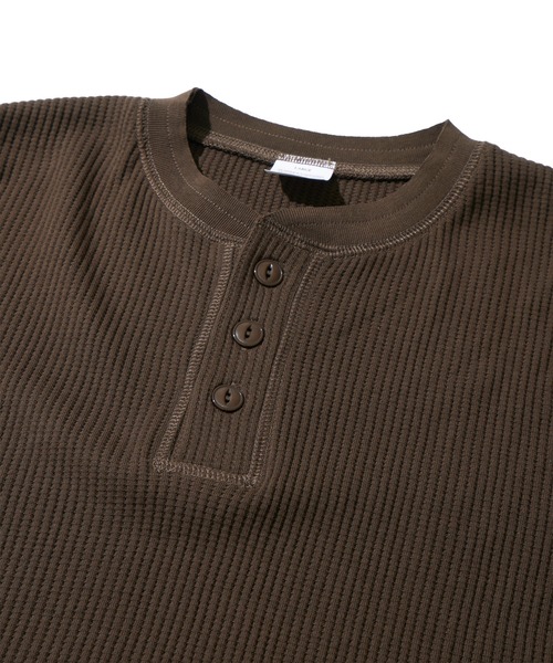 ADPOSION(アドポーション)の「【SEABEES/シービーズ】THERMAL PIGMENT HENRY NECK T-SHIRT / サーマルピグメントヘンリーネックTシャツ(Tシャツ/カットソー・メンズ・オリーブ/アイボリー/ブラック/グレー/チャコールグレー/ブラウン・MEDIUM/LARGE)」の15枚目の写真