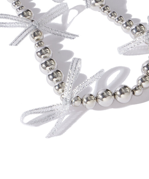 WHO'S WHO gallery（フーズフーギャラリー）の「リボンシルバーボールネックレス（ネックレス・レディース・オフホワイト/ブラック・FREE）」の5枚目の写真