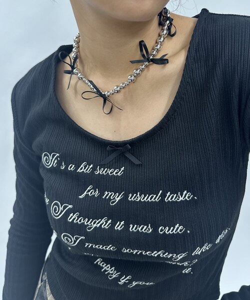 WHO'S WHO gallery（フーズフーギャラリー）の「リボンシルバーボールネックレス（ネックレス・レディース・オフホワイト/ブラック・FREE）」の6枚目の写真