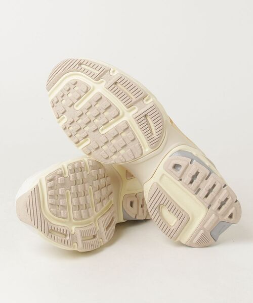 NIKE(ナイキ)の「WMNS V2K RUN(スニーカー・レディース・オフホワイト・23.0cm/23.5cm/24.0cm/24.5cm/25.0cm/22.5cm/26.0cm)」の8枚目の写真