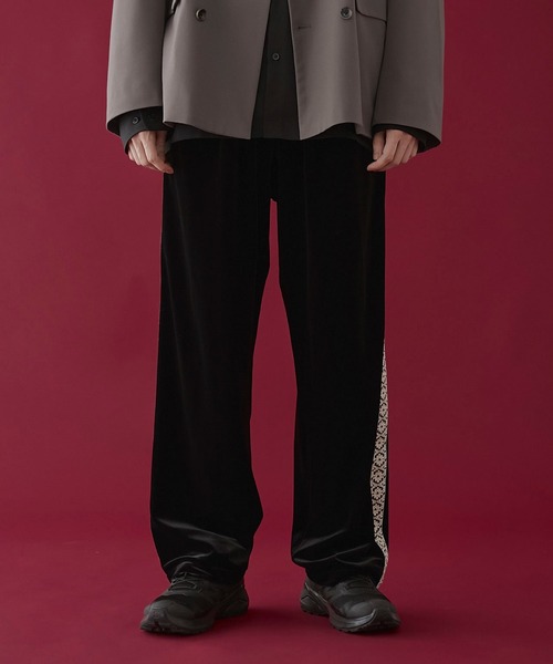 LUCY（ルーシー）の「LUCY/ベロアライントラックパンツ（スウェットパンツ・メンズ・ブラック・MEDIUM/LARGE）」の4枚目の写真