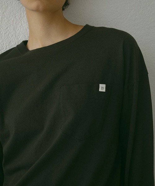 ETRE TOKYO(エトレトウキョウ)の「【再入荷!】カフスデザインカットトップス(Tシャツ/カットソー・レディース・ホワイト/チャコール・FREE)」の17枚目の写真