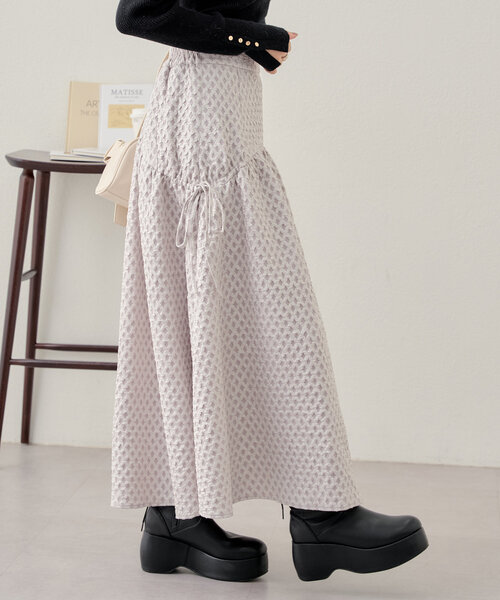 Chico（チコ）の「ジャガードボリュームロングスカート（スカート・レディース・グレー/ブラック/アイボリー・FREE）」の3枚目の写真