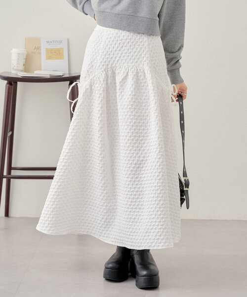 Chico（チコ）の「ジャガードボリュームロングスカート（スカート・レディース・グレー/ブラック/アイボリー・FREE）」の4枚目の写真