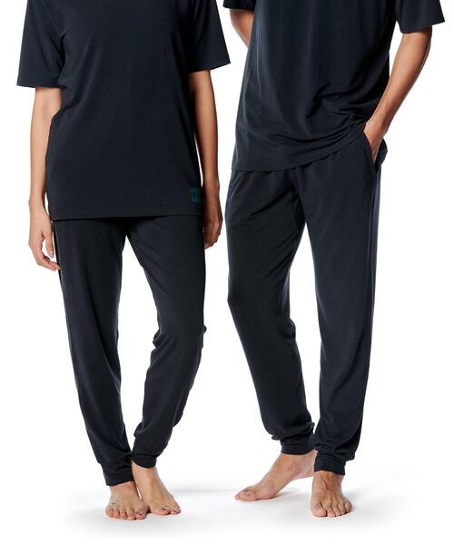 UNDER ARMOUR(アンダーアーマー)の「UAアスリートリカバリー スリープ パンツ(トレーニング/メンズ)(その他パンツ・メンズ・ブラック・XL/L/M/3XL/S/2XL/XS)」の1枚目の写真