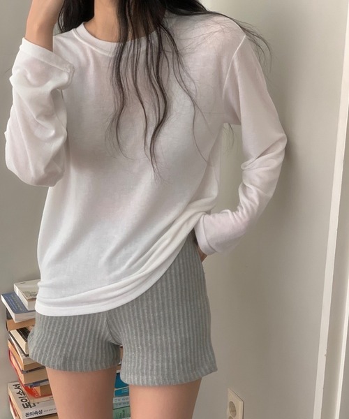 HEILIS（ヘイリス）の「【定番人気！HIT ITEM！】【新色追加】ベーシックシアーロングスリーブカットソー/韓国 長袖 秋服 冬服 春服 ノームコア シアー カットソー クルーネック ブラック アイボリー ホワイト ブルー レッド ネイビー  ピンク 赤トップス レイヤード インナー ロンT（Tシャツ/カットソー・レディース・ブラック/アイボリー/レッド/ブルー/ライトピンク/ネイビー/ライトブルー・FREE）」の15枚目の写真