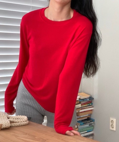 HEILIS（ヘイリス）の「【定番人気！HIT ITEM！】【新色追加】ベーシックシアーロングスリーブカットソー/韓国 長袖 秋服 冬服 春服 ノームコア シアー カットソー クルーネック ブラック アイボリー ホワイト ブルー レッド ネイビー  ピンク 赤トップス レイヤード インナー ロンT（Tシャツ/カットソー・レディース・ブラック/アイボリー/レッド/ブルー/ライトピンク/ネイビー/ライトブルー・FREE）」の9枚目の写真