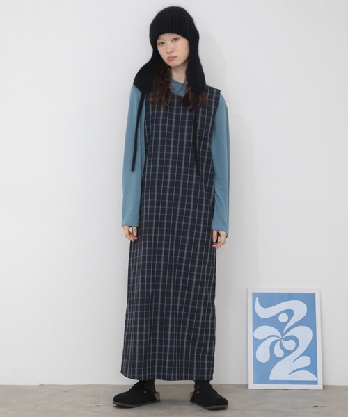 HEILIS（ヘイリス）の「【定番人気！HIT ITEM！】【新色追加】ベーシックシアーロングスリーブカットソー/韓国 長袖 秋服 冬服 春服 ノームコア シアー カットソー クルーネック ブラック アイボリー ホワイト ブルー レッド ネイビー  ピンク 赤トップス レイヤード インナー ロンT（Tシャツ/カットソー・レディース・ブラック/アイボリー/レッド/ブルー/ライトピンク/ネイビー/ライトブルー・FREE）」の17枚目の写真