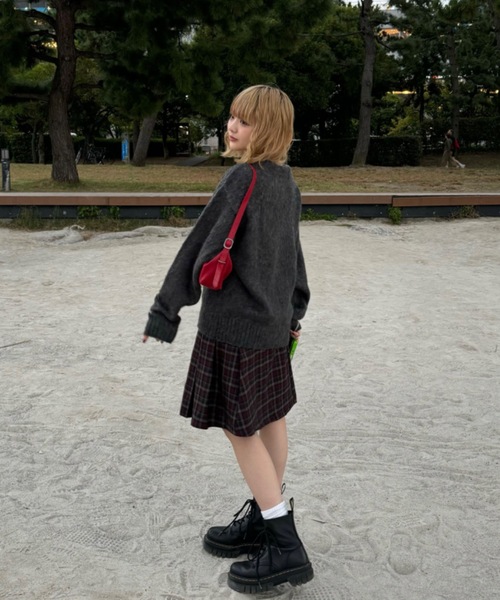 shesame（シーセム）の「waving logo Knit（ニット/セーター・レディース・オレンジ/ブラウン/ブルー/ブラック・LARGE/MEDIUM）」の8枚目の写真