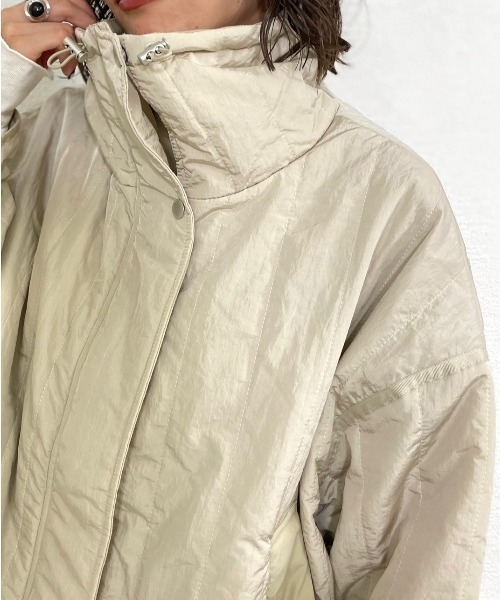 gossara(ゴサラ)の「Nワッシャー縦キルトJK(ブルゾン・レディース・ベージュ系/カーキ・MEDIUM)」の3枚目の写真