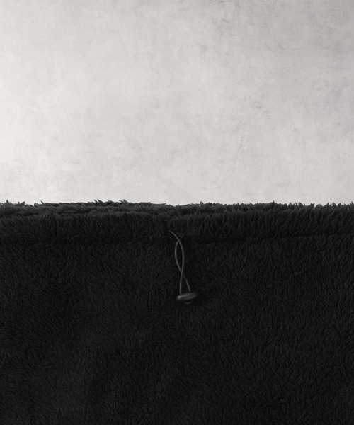 Right-on（ライトオン）の「ボア切替ネックウォーマー（ネックウォーマー/スヌード・メンズ・ダークグレー/ブラック・フリー）」の6枚目の写真