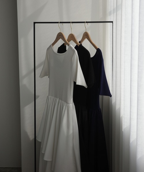 Louere(ルエレ)の「ニットドッキングティアードワンピース(ワンピース・レディース・ネイビー/ホワイト/ブラック・SMALL/MEDIUM/LARGE)」の19枚目の写真