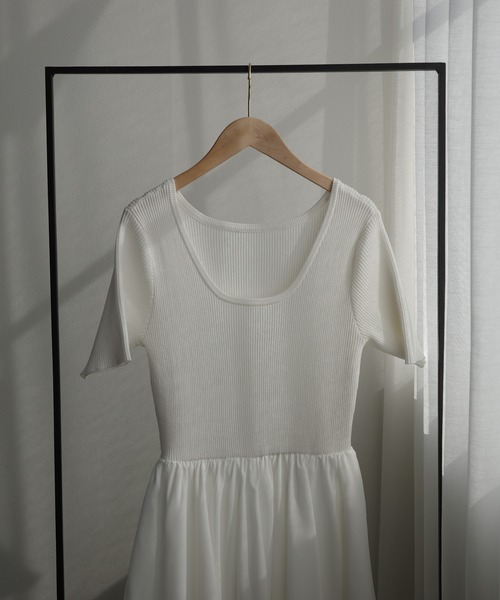 Louere(ルエレ)の「ニットドッキングティアードワンピース(ワンピース・レディース・ネイビー/ホワイト/ブラック・SMALL/MEDIUM/LARGE)」の22枚目の写真